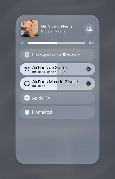 Image d’un morceau Apple Music en cours de lecture sur deux paires d’AirPods
